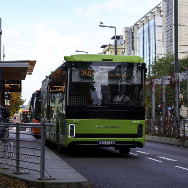 Kineski autobus marke Yutong koji koristi tvrtka Ruter u Norveškoj 