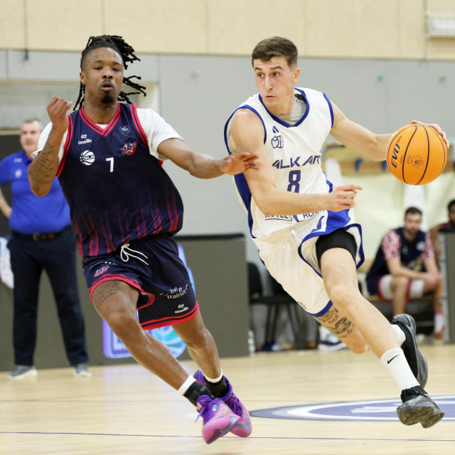 Alkar - Bristol Flyers: Cameron Holden, Fabian Šiško