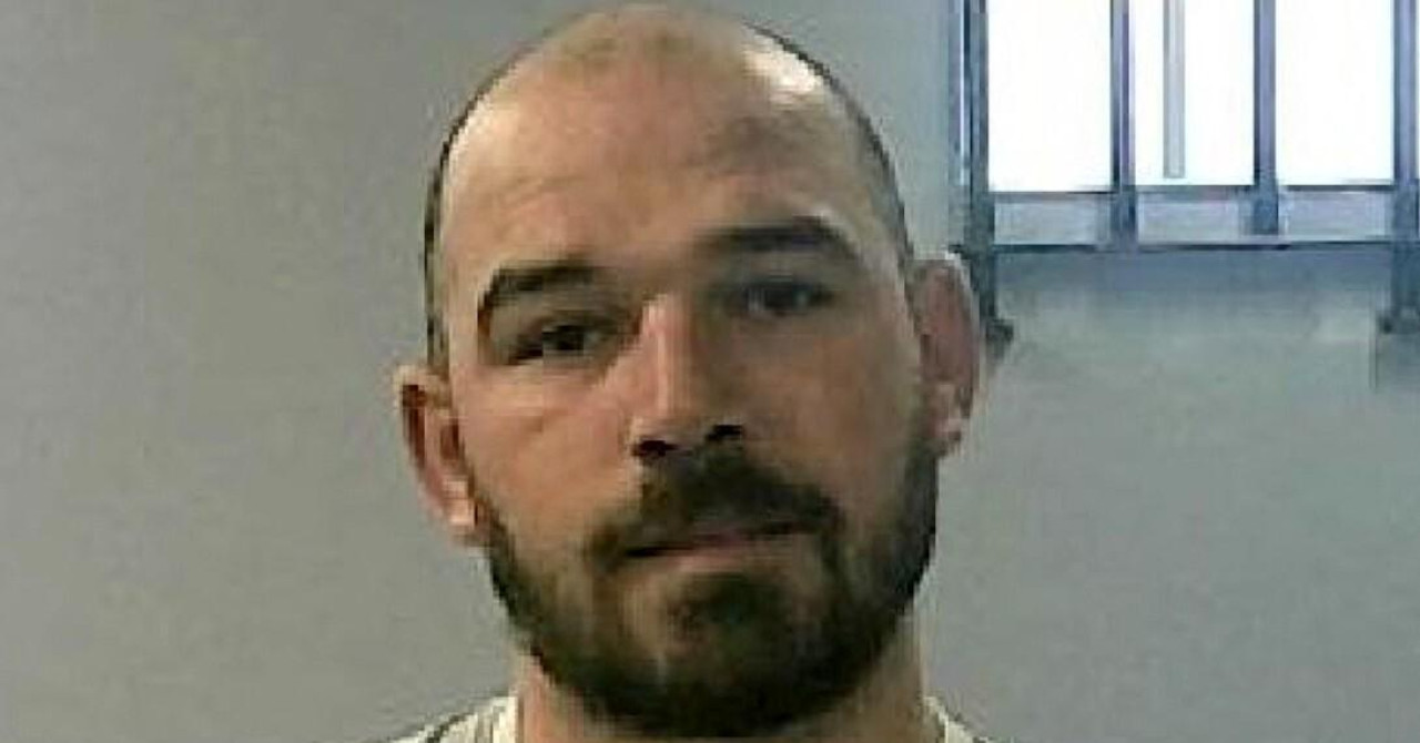 Zatvornika v Veliki Britaniji po pomoti izpustili, po treh dneh se je sam vrnil s cigareto