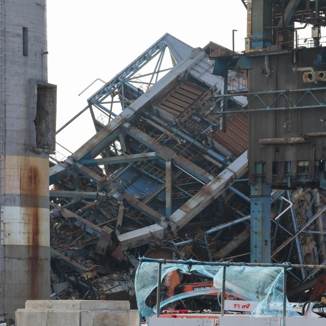 Urušena kontrukcija u elektrani u Ulsanu