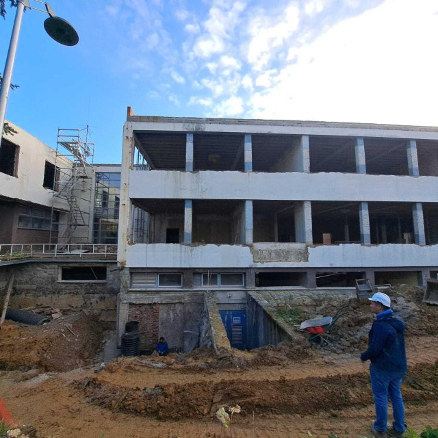 Cjelovita obnova Osnovne škole Ivana Gorana Kovačića i XVIII. gimnazije.