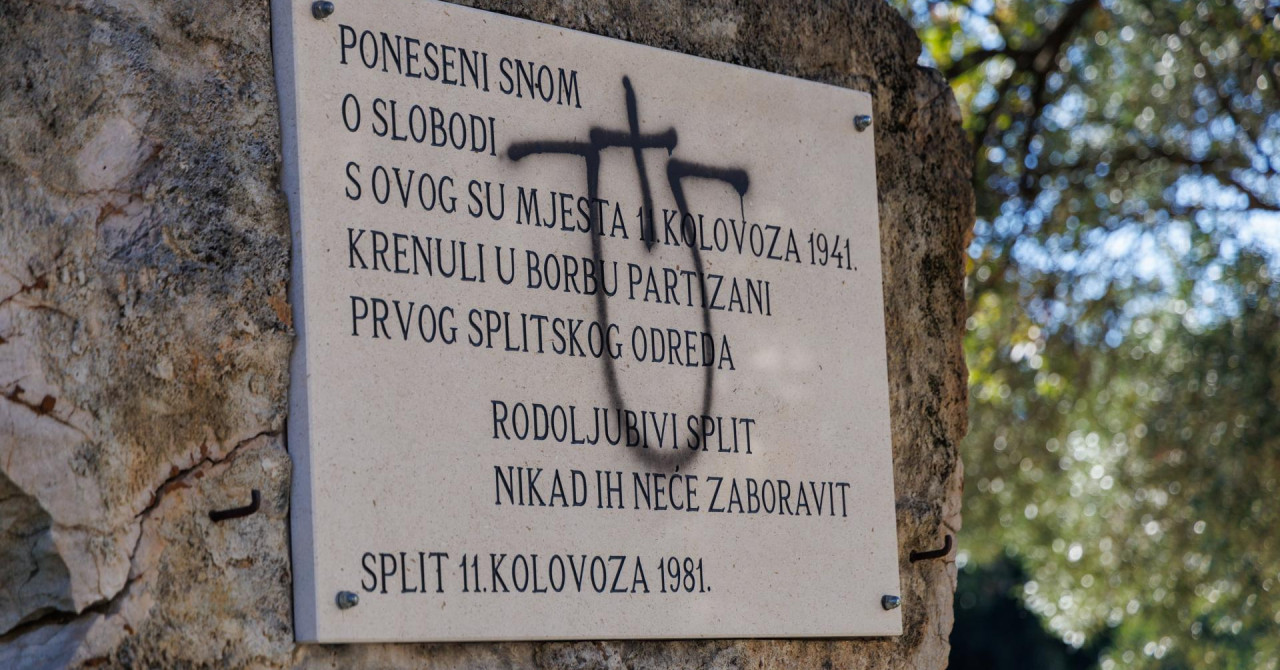 V Splitu spomenik partizanom ponovno tarča ustaških simbolov pred protestom Torcide