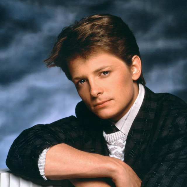 Michael J. Fox Actor je 1985. snimao u iste dane i različito vrijeme, dva projekta, seriju Obiteljske veze i film ‘Povratak u budućnost‘
