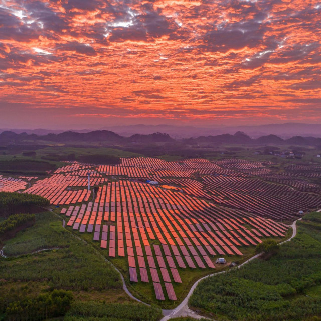 Solarna farma, okrug Luocheng Mulao, Hechi City