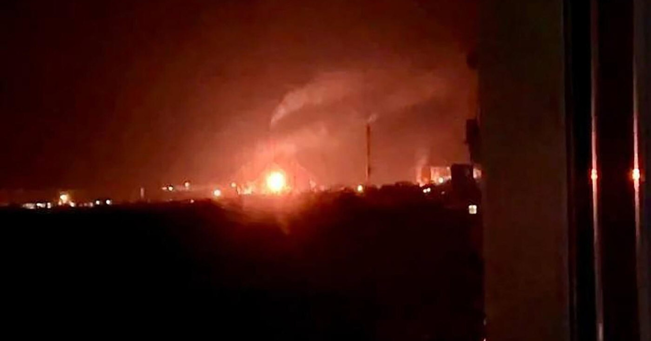 Ukrajinski droni napadli Rusijo, ruske sile napredujejo proti Pokrovsku in Kupjansku