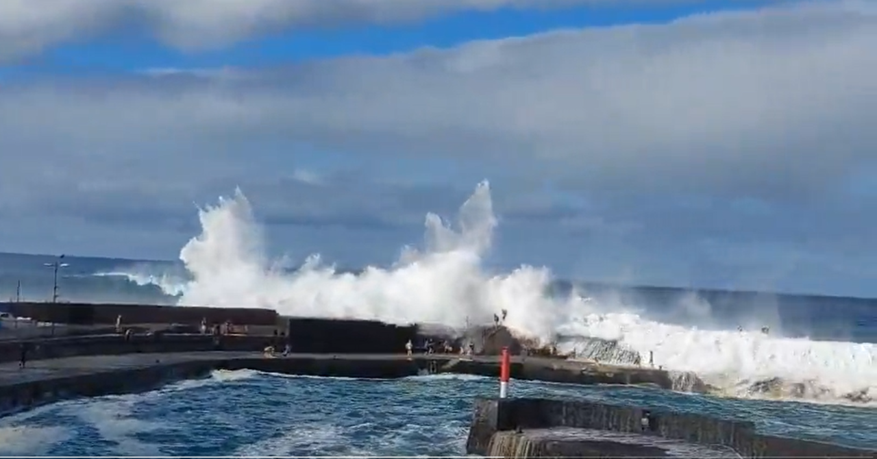 Zastrašujuće snimke s europskog turističkog raja, more je progutalo ljude: ‘Stajali smo samo 30 metara dalje i osjećali se bespomoćno‘