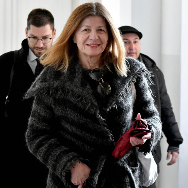 Ivana Domić s odvjetnicima dolazi na sud