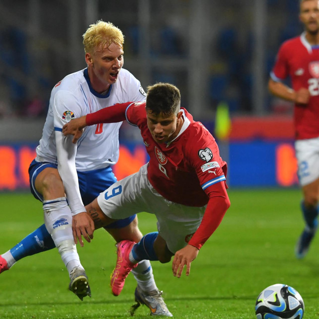 Čeh Adam Hložek i Andrias Edmundsson 