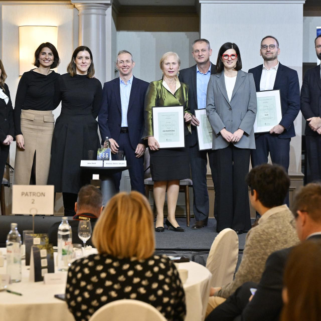 Konferencija Održivost poslovanja uz ESG načela u organizaciji Americke gospodarske komore u hotelu Sheraton.
Na fotografiji: nagrađeni sudionici