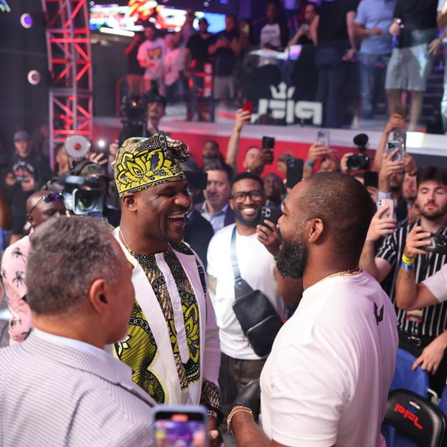 Francis Ngannou i Jon Jones