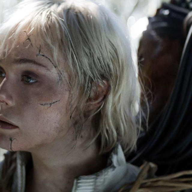 Dimitrius Schuster-Koloamatangi, Elle Fanning 

Predator: Badlands