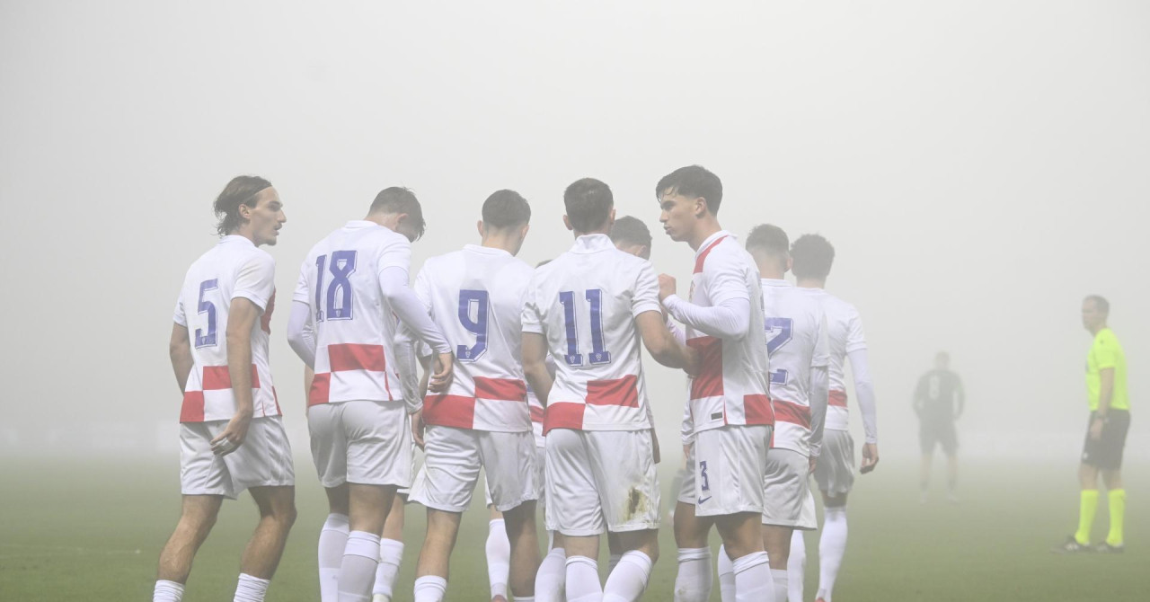 VIDEO Ništa se ne vidi od magle na utakmici mladih Vatrenih, komentator briljira: ‘Valjda je Krivak zabio...‘