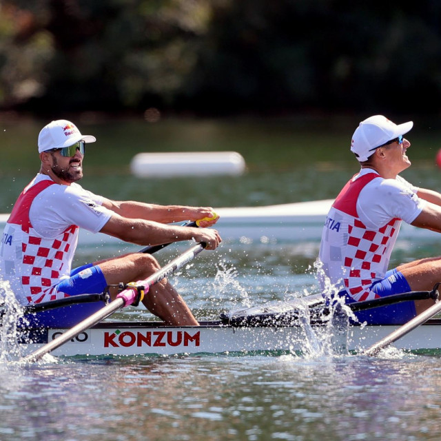 Martin i Valent Sinković posljednji su put veslali u dvojcu na pariće na SP 2023. u Beogradu gdje su bili srebrni