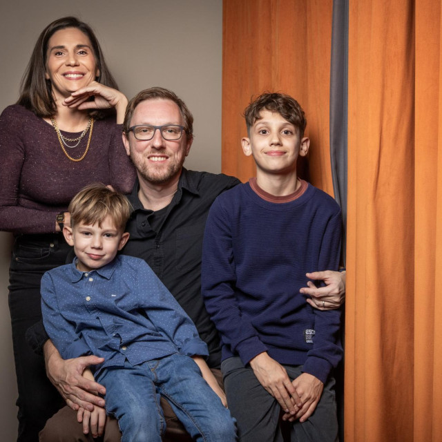 Kao najveću romantiku Luka izdvaja prizor kad Petra navečer zaspi nakon pet minuta gledanja televizije, dok on pogleda cijeli film, a ponekad i dva