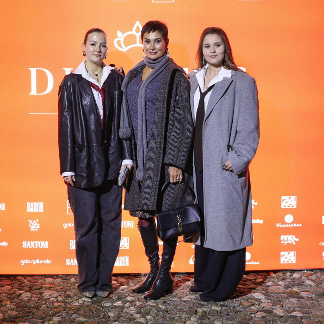 Leonarda s kćeri Martom (na slici lijevo) i kumčetom Katarinom