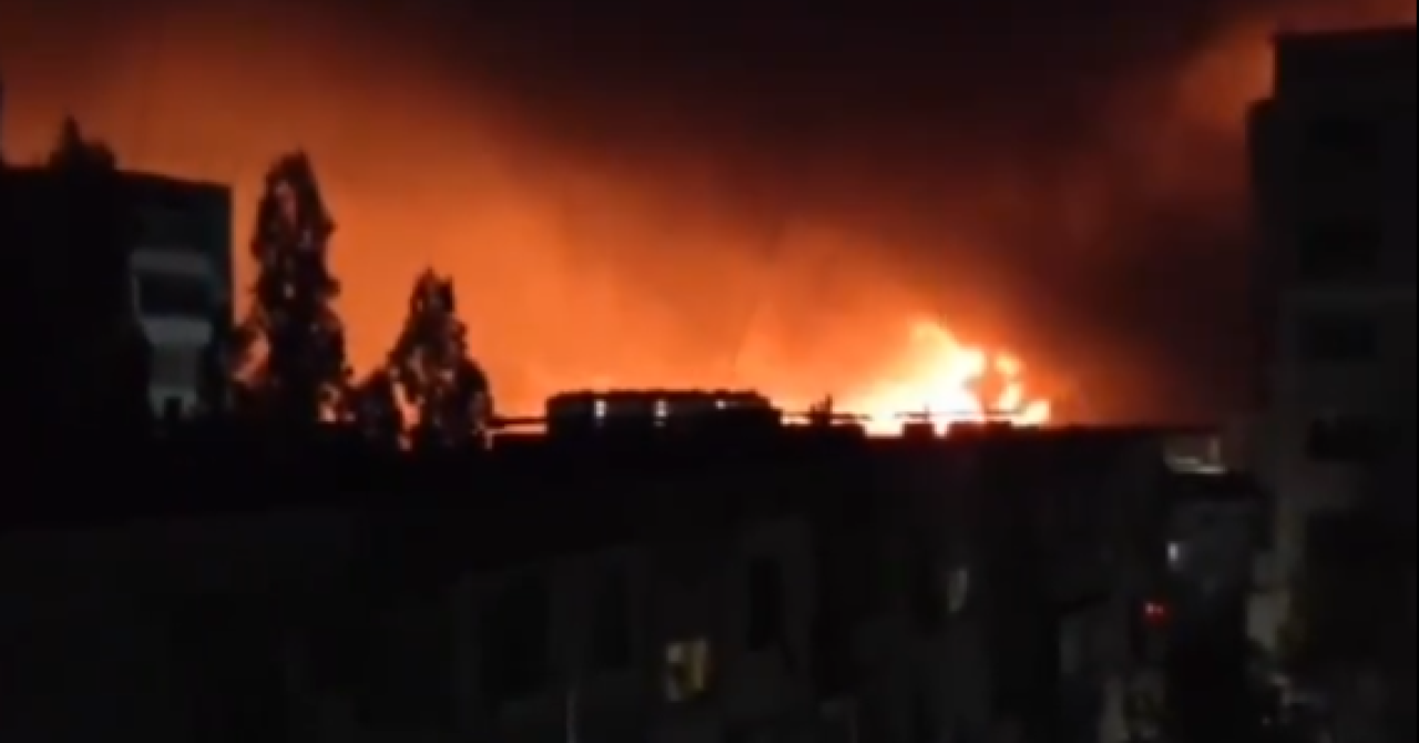 VIDEO Ukrajinci dronovima zasuli ključnu rusku luku, cijene nafte ekspresno skočile: ‘Pogodili su brod, skladište, ima ozlijeđenih‘