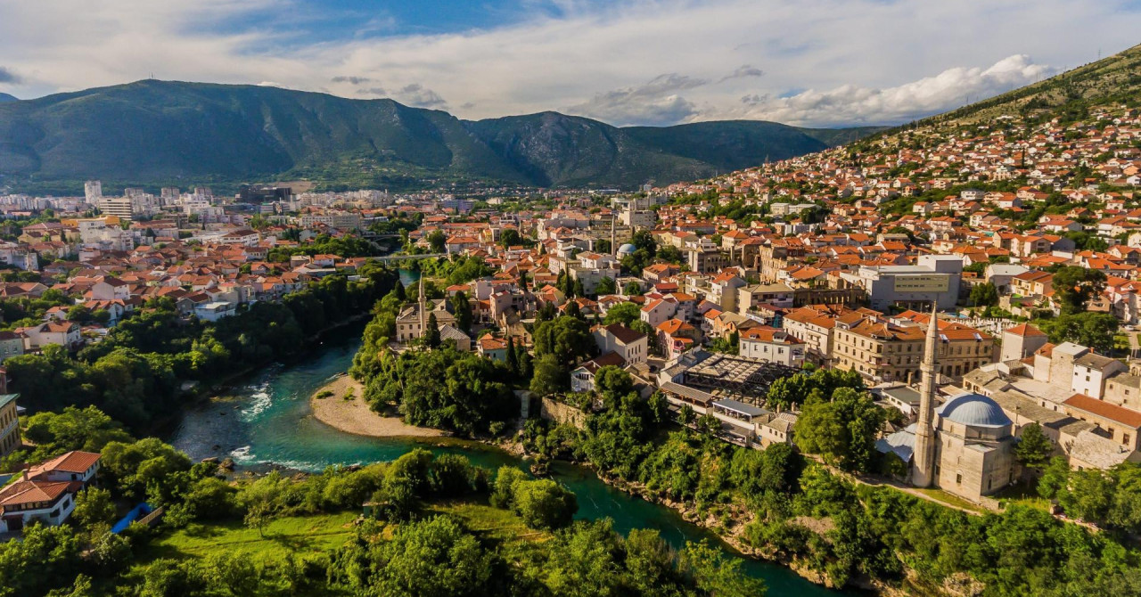 Umirovljenik (71) prijetio rušenjem križa iznad Mostara, Facebook ga prijavio policiji: ‘Srušit ću te, oba mi oka crna‘