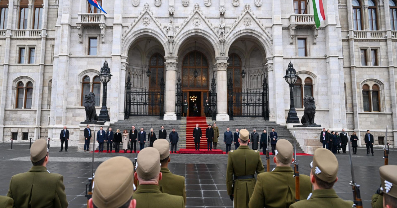 FOTO Pogledajte kako je Milanović dočekan u Budimpešti: ‘Iskreno sam navijao da se ovdje održi susret Trumpa i Putina‘