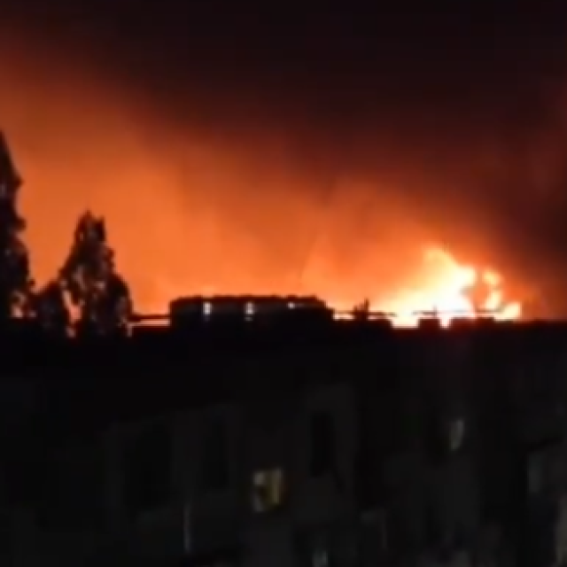 Ukrajinski dronovi oštetili brod, zgrade i naftno skladište u ruskom Novorosijsku