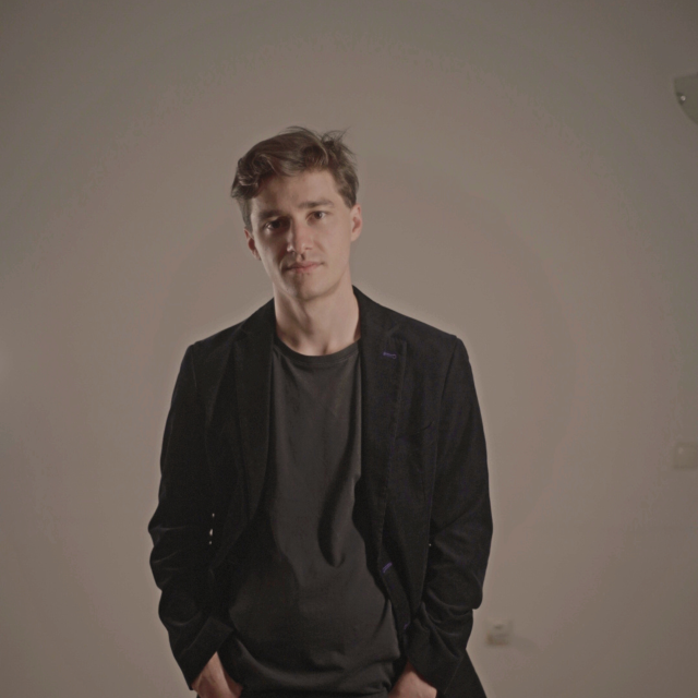 Za sebe kaže da je tvrdoglav, a istovremeno i fleksibilan, a posljednje tri godine i zaljubljen