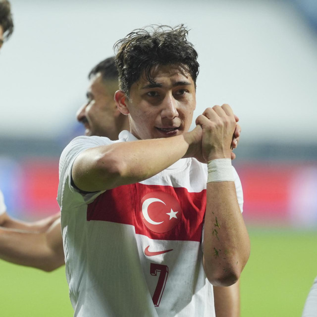 Emirhan Ilhan u proslavi pobjedničkog pogotka