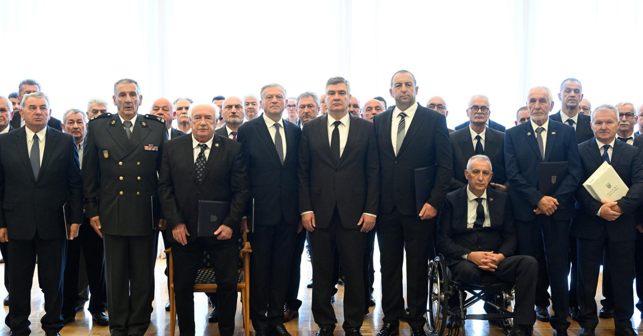 Predsjednik Milanović uručio počasne činove i odlikovanja veteranima Domovinskog rata