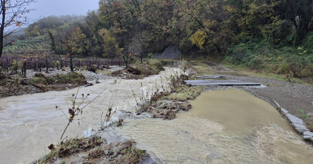 Nevrijeme poharalo Sloveniju, uništen i most, oluja se očekuje i u dijelovima Hrvatske, DHMZ objavio posebne preporuke