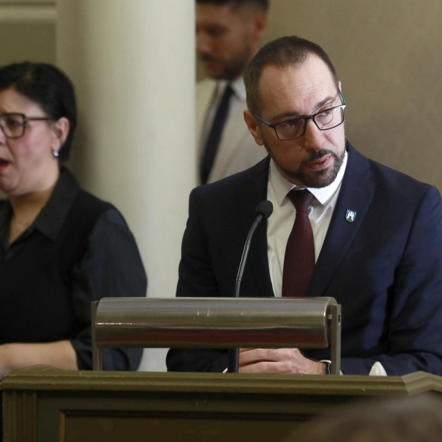 Gradonačelnik grada Zagreba Tomislav Tomašević
 