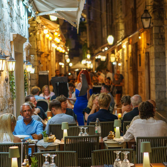 Europska komisija istaknula je da je Dubrovnik ušao u natjecanje zahvaljujući svojim projektima ”Respect the City”/”Poštujmo grad”, sustavu ”Dubrovnik Pass” te očuvanju i ulaganju u zelene površine