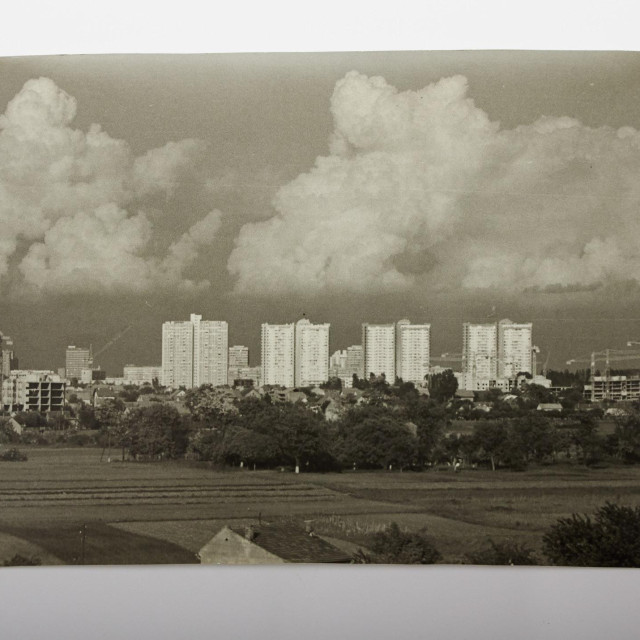 Trešnjevka je, možda iznenađujuće, postala poligon za testiranje visokih tornjeva, simbol vremena u kojem je vertikalno stanovanje postalo rješenje stambene krize i izraz vjere u tehnološki napredak.