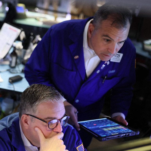 Napeto trgovanje na burzi u New Yorku; hoće li i sutra vrijediti Krležino da nigdar ne bu da nikak ne bu. Odgovor će, valjda, dati AI