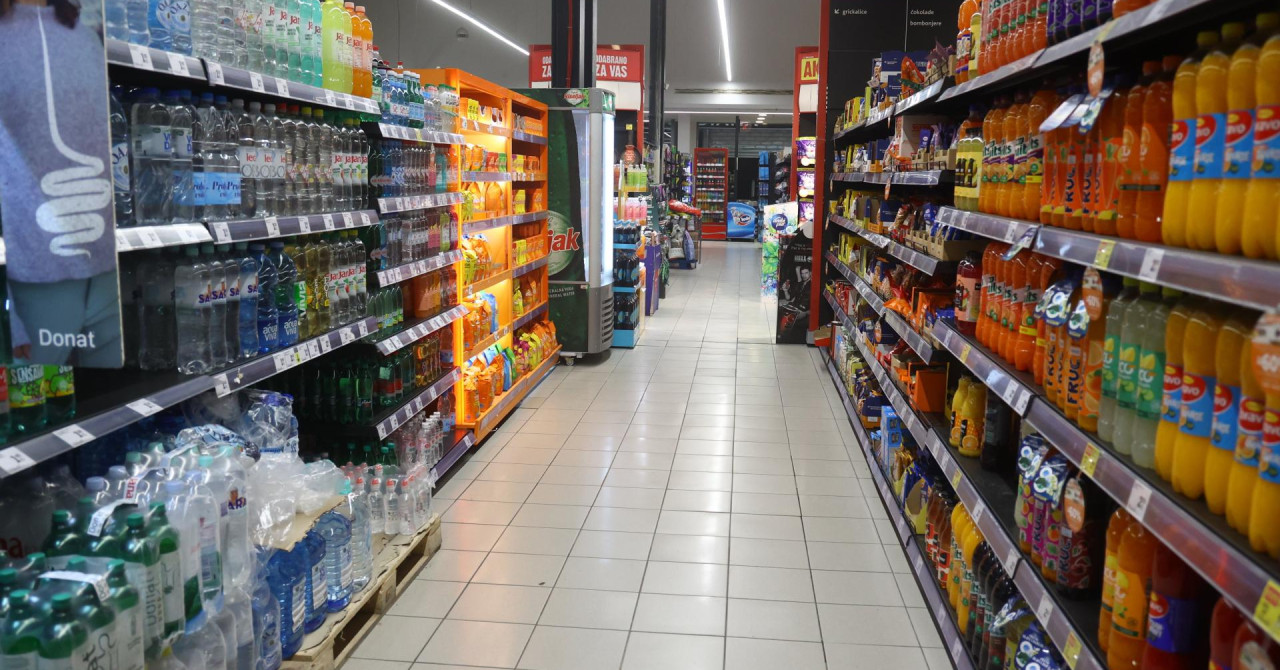 Hrvaška vlada bo omejila cene še 30 novim izdelkom, med njimi Nutelli, kruhu in lignjem