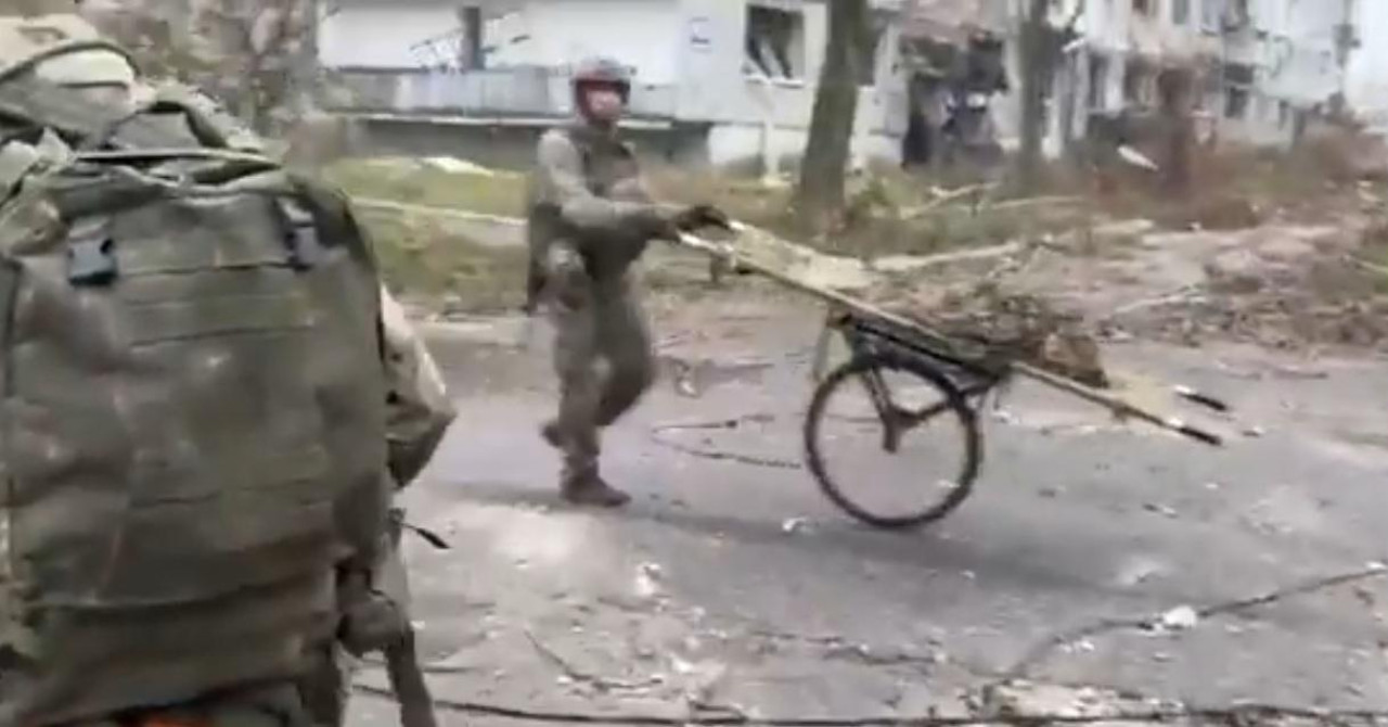 Rusija objavila video: Putinove trupe slobodno šeću ‘vratima Donjecka‘