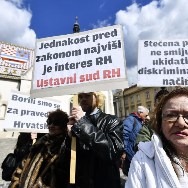 Prosvjed zaštićenih najmoprimaca iz Splita na Trgu svetog Marka 