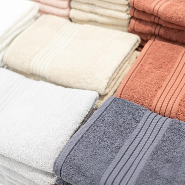 Dobby rub čuva mekoću, produžuje vijek trajanja i daje ručnicima prepoznatljiv luksuzan izgled.