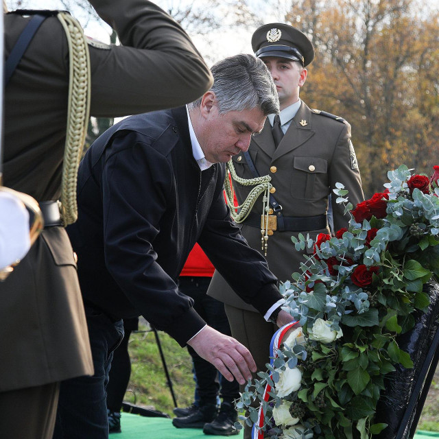 Predsjednik RH Zoran Milanović na otkrivanju spomen-obilježja mjesta masovne grobnice iz Domovinskog rata