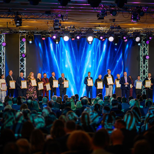 Svečana dodjela godisnjih nagrada na Danima hrvatskog turizma u hotelu Valamar Lacroma. Na fotografiji: Dobitnici priznanja