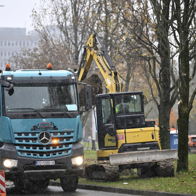 Radovi na privremenoj regulaciji prometa kod Vjesnika
