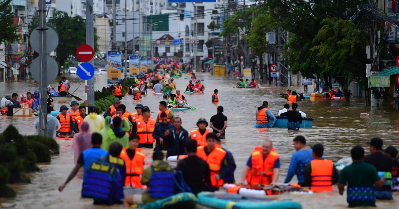 Najmanje 90 ljudi poginulo u poplavama u Vijetnamu, još 12 se vode kao nestali
