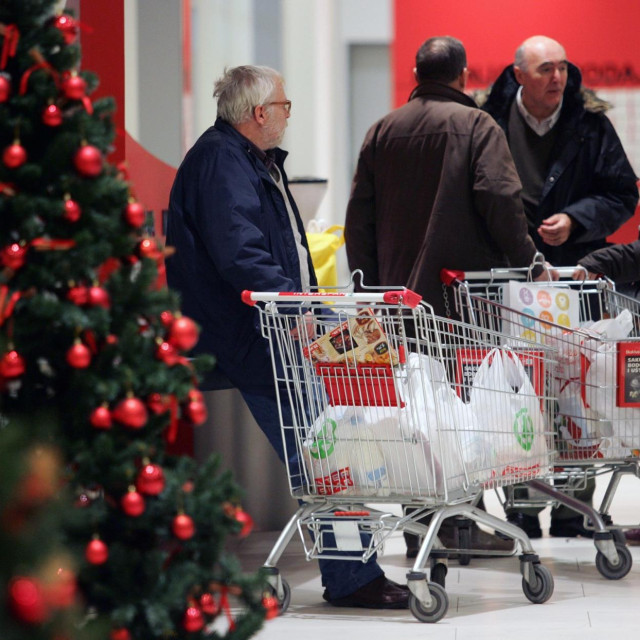 ”Na ovaj način želimo pružiti dodatnu podršku u razdoblju kada ona najviše znači te iskreno zahvaliti svim zaposlenicima na predanosti, trudu i ostvarenim rezultatima tijekom cijele godine”