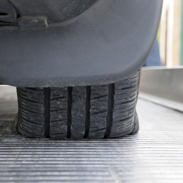 Ispuštena guma, ilustracija