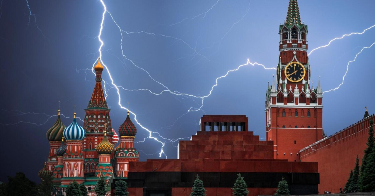 Odzivi na ameriški mirovni načrt za Ukrajino se nadaljujejo, medtem ko se boji nadaljujejo.