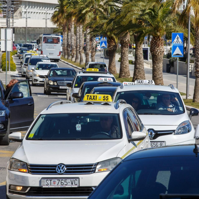 Minimalan izvor financiranja pokriva približno 20-25 posto ukupne cijene vozila, napominju u HOK-u