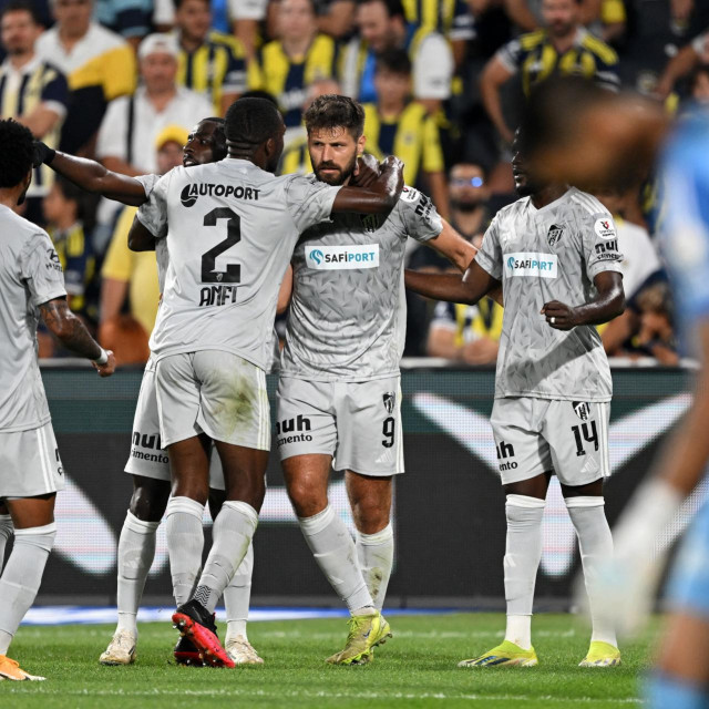 Bruno Petković u proslavi pogotka