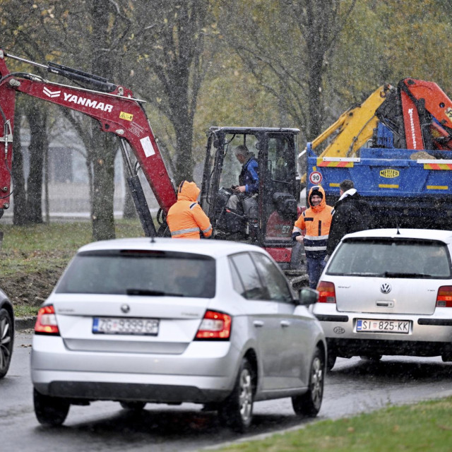 Radovi na privremenom prometnom rješenju na Slavonskoj aveniji