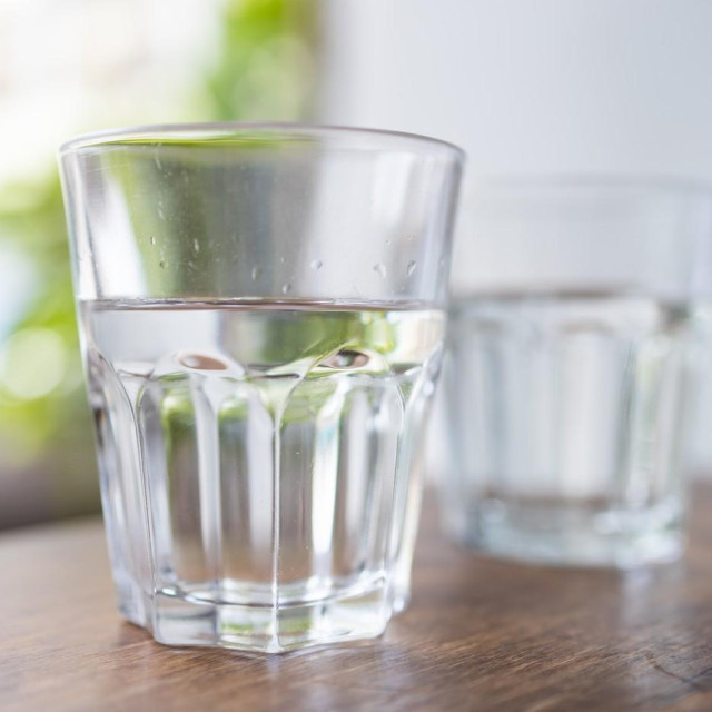 Čaša vode, ilustracija