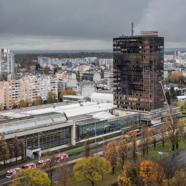 Izgorio je Vjesnikov neboder