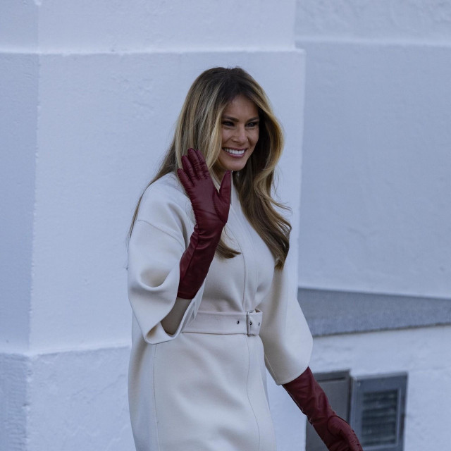 Melania Trump dočekuje drvce