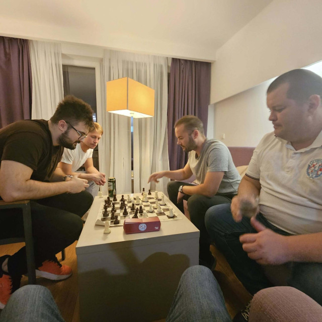 Tajne pripreme Mornara: L. Šarić, I. Šarić, Ja. Plenča, A. Šarić, Ju. Plenča, Kollars