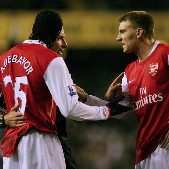 Arsenalovi Emmanuel Adebayor i Nicklas Bendtner 